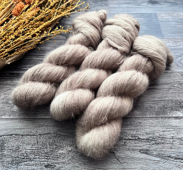 Finch Suri Lace