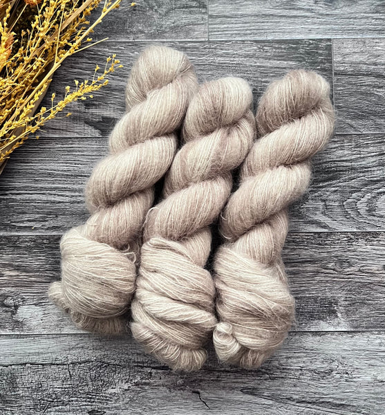 Finch Suri Lace