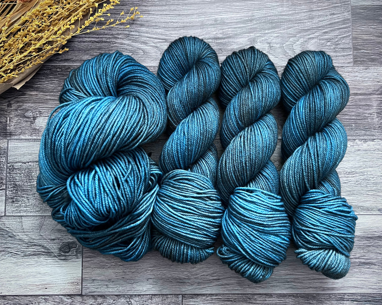 Crescent Nouveau Worsted