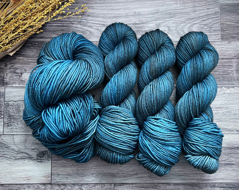 Crescent Nouveau Worsted