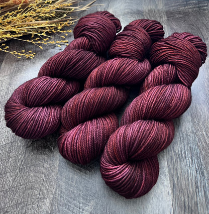 Black Coral Nouveau Worsted
