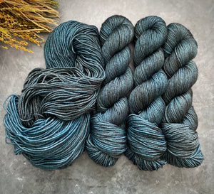 Crescent Yak DK